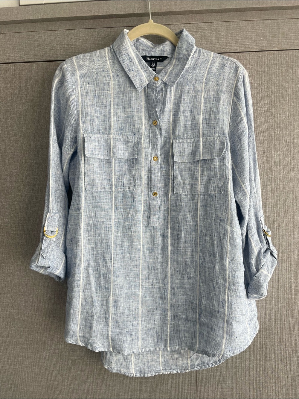 Ellen Tracy Light Blue & White Striped Linen Tunic 100% Linen
Machine Wash
